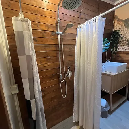 Lo Chalet Del Relax Campsite Carrara